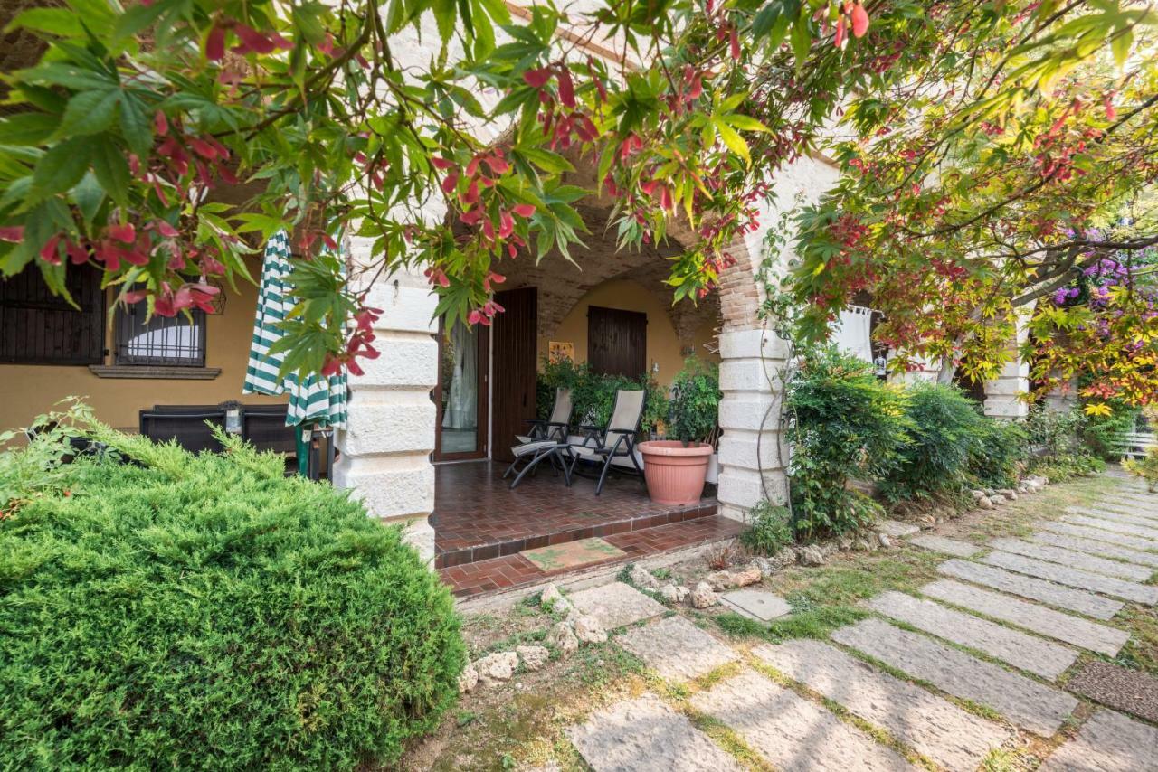 Appartamento Balkissa San Felice del Benaco Extérieur photo